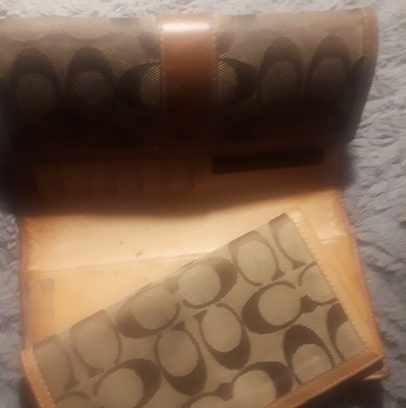 Coach Wallet - Picture 3 of 7